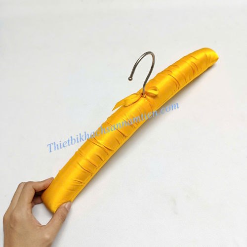 Móc Áo Lụa Satin Màu Vàng NT0206122